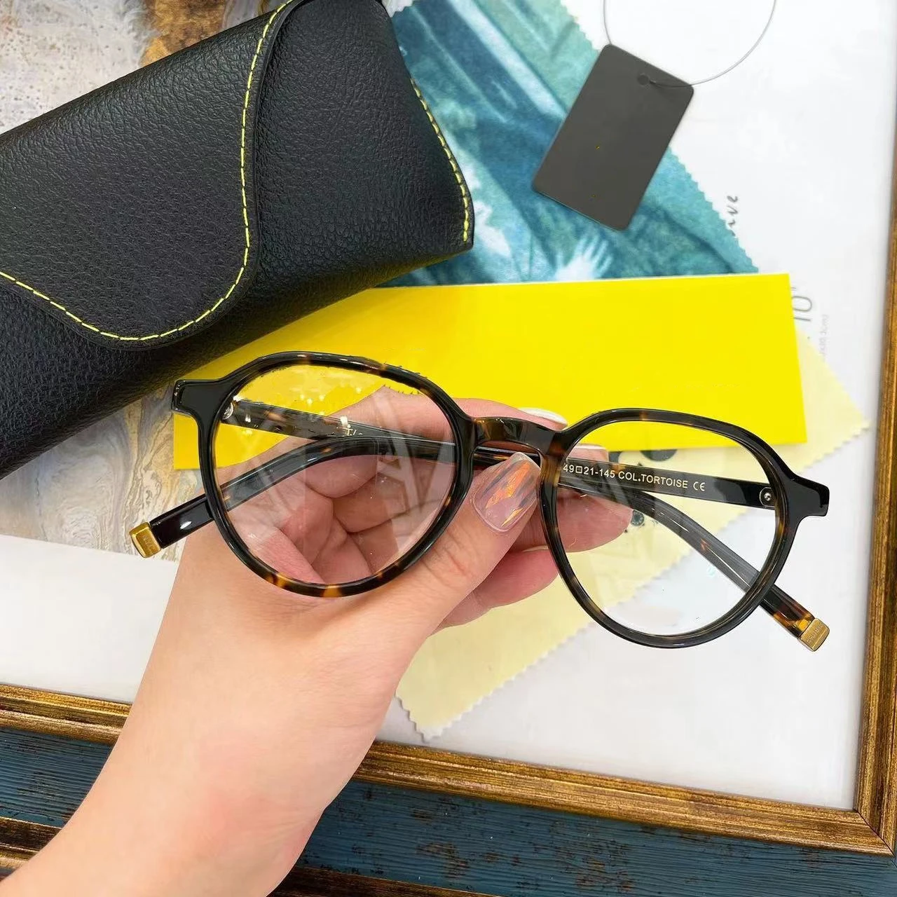 Original Johnny Depp LES Trendy Luxury Premium Vintage Men Sunglasses Casual UV400 Polarized Clear Lens Women Couple Eyewear
Original Johnny Depp LES Trendy Luxury Premium Vintage Men Sunglasses Casual UV400 Polarized Clear Lens Women Couple Eyewear