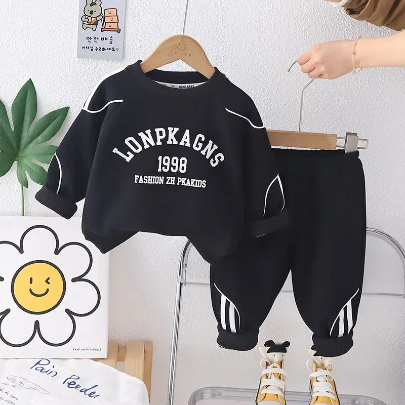 Boys' and Girls' Clothing Set Spring and Autumn New Style Children's Handsome Long Sleeve Hoodie Pants Two Piece Set
Boys' and Girls' Clothing Set Spring and Autumn New Style Children's Handsome Long Sleeve Hoodie Pants Two Piece Set