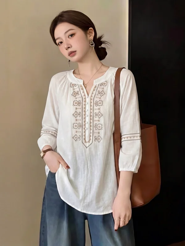 Elegant Embroidered Short Sleeve Shirt Chinese Style Women's Fashion Commute Style plus Size Regular Fit V-Neck Summer New
Elegant Embroidered Short Sleeve Shirt Chinese Style Women's Fashion Commute Style plus Size Regular Fit V-Neck Summer New