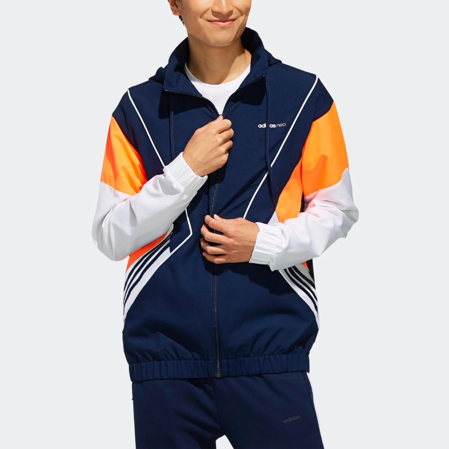 Мужская спортивная куртка Adidas Authentic NEO New Season FK3493
Мужская спортивная куртка Adidas Authentic NEO New Season FK3493