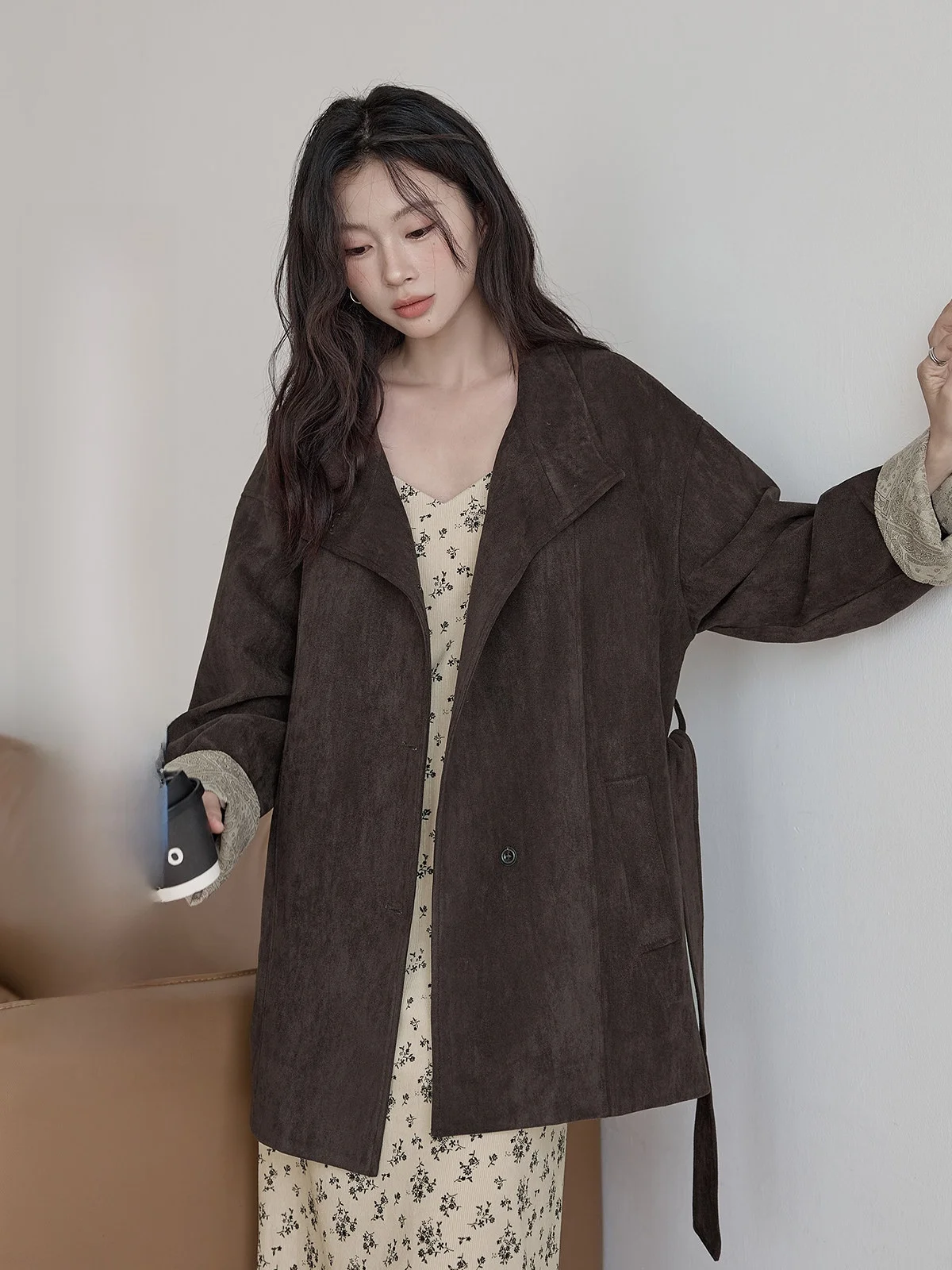 Ele Retro Suede Jaet Women's Faionable Versatile Spring 2026 High-End Feelings Commute Sle Loose Fit Long Sve
Ele Retro Suede Jaet Women's Faionable Versatile Spring 2026 High-End Feelings Commute Sle Loose Fit Long Sve