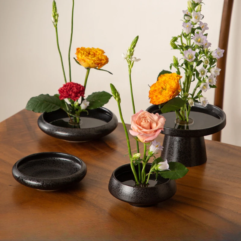 Ceramic Vase Open Pots Sword Mountain Flower Arrangement Tools Fixed Flowerpot Porcelain Crafts Home Decoration
Ceramic Vase Open Pots Sword Mountain Flower Arrangement Tools Fixed Flowerpot Porcelain Crafts Home Decoration