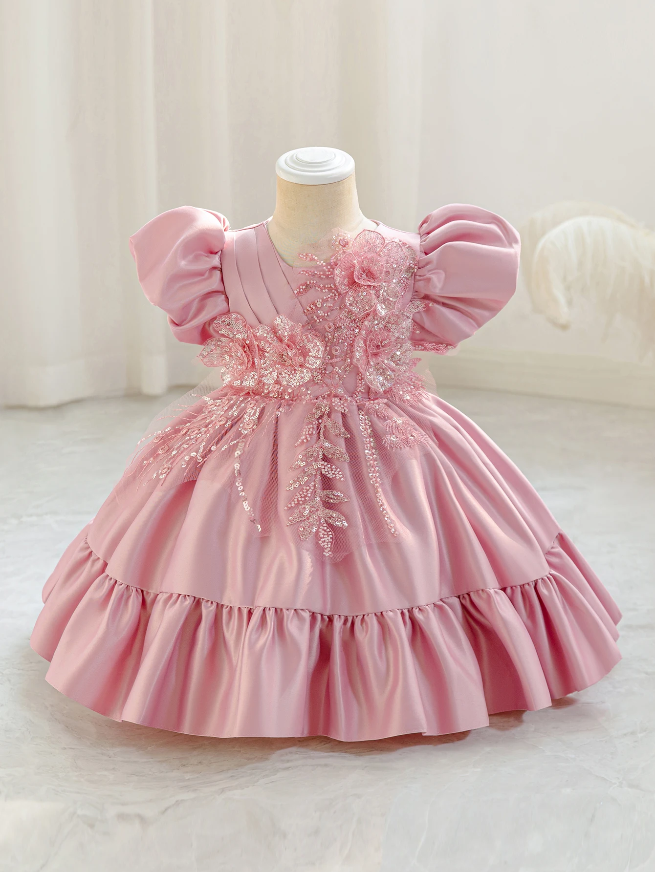 Princess wind girl dress dress three-dimensional flower princess dress fluffy birthday flower girl dress banquet performance
Princess wind girl dress dress three-dimensional flower princess dress fluffy birthday flower girl dress banquet performance