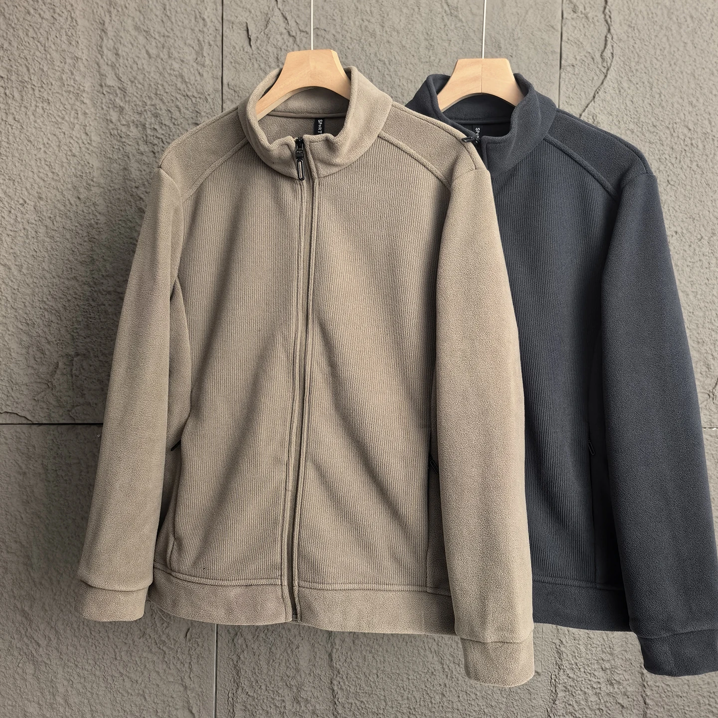 Мужская повседневная верхняя одежда Thiened Fce Jaet с воротником-стойкой, осенне-зимняя, новая, теплая, обновленная, свободного кроя, модная, стильная.
Мужская повседневная верхняя одежда Thiened Fce Jaet с воротником-стойкой, осенне-зимняя, новая, теплая, обновленная, свободного кроя, модная, стильная.