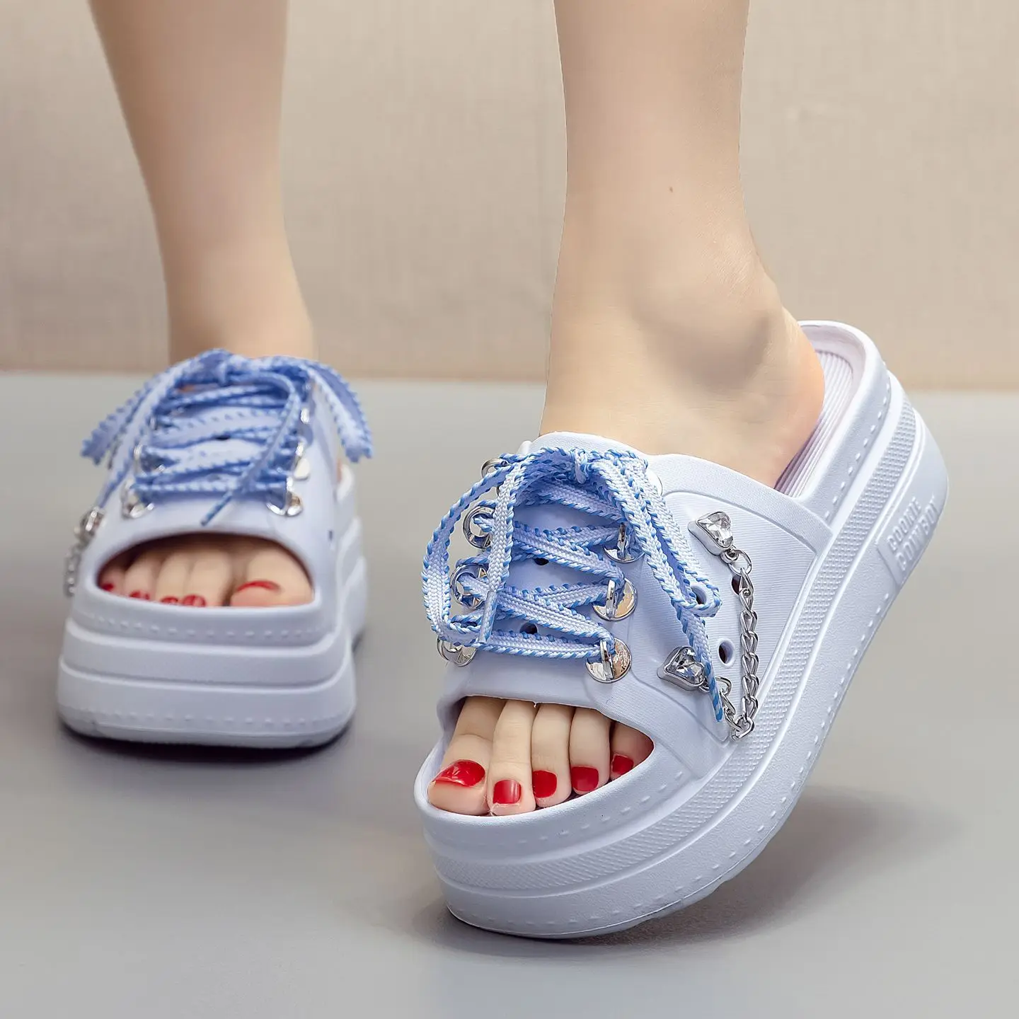 New Arrival Women Thick Bottom Platform Slides Fashion Lace Up Metal Chain Decor Non Slip Summer Beach Slippers Ladies
New Arrival Women Thick Bottom Platform Slides Fashion Lace Up Metal Chain Decor Non Slip Summer Beach Slippers Ladies
