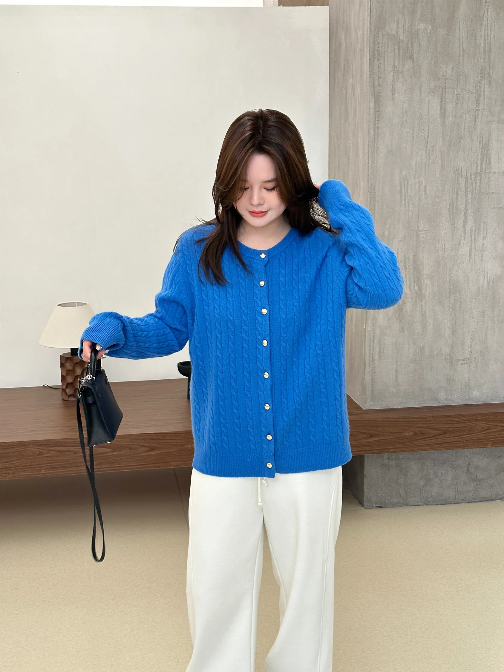 JioJio Private Collection 00% Wool Knitted Sweater Warm round Ne Open Cardigan Top Thi Winter Faion Women's Online Exc...
JioJio Private Collection 00% Wool Knitted Sweater Warm round Ne Open Cardigan Top Thi Winter Faion Women's Online Exc...