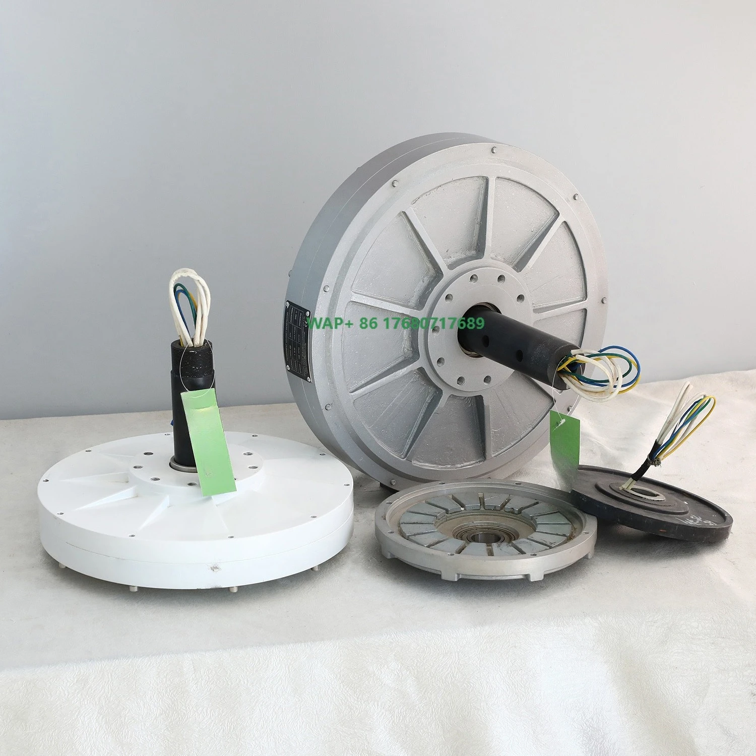 10kW 20kW 30kW 50kW Axial Flux Coreless Generator for Vertical Axis Wind Turbine
10kW 20kW 30kW 50kW Axial Flux Coreless Generator for Vertical Axis Wind Turbine