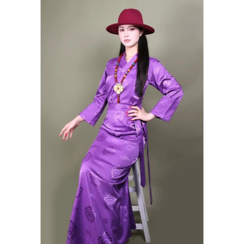Chinese Tibetan Khampa Tibetan Robe Color blocked Ethnic Fengguozhuang Skirt Bora Tibetan Clothing
Chinese Tibetan Khampa Tibetan Robe Color blocked Ethnic Fengguozhuang Skirt Bora Tibetan Clothing
