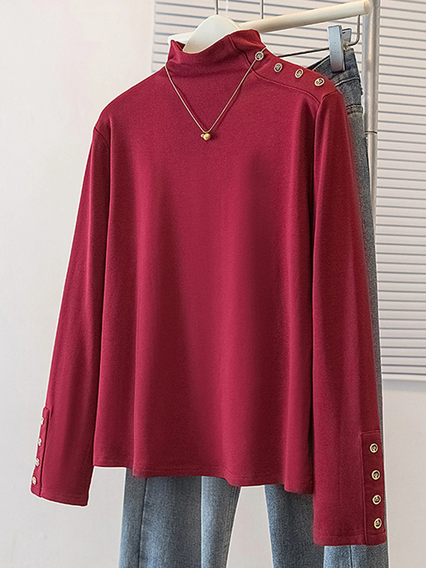 Женская утепленная футболка больших размеров с длинным рукавом и высоким воротником для осени и зимы, облегающая, базовая, для ношения под одеждой
Женская утепленная футболка больших размеров с длинным рукавом и высоким воротником для осени и зимы, облегающая, базовая, для ношения под одеждой