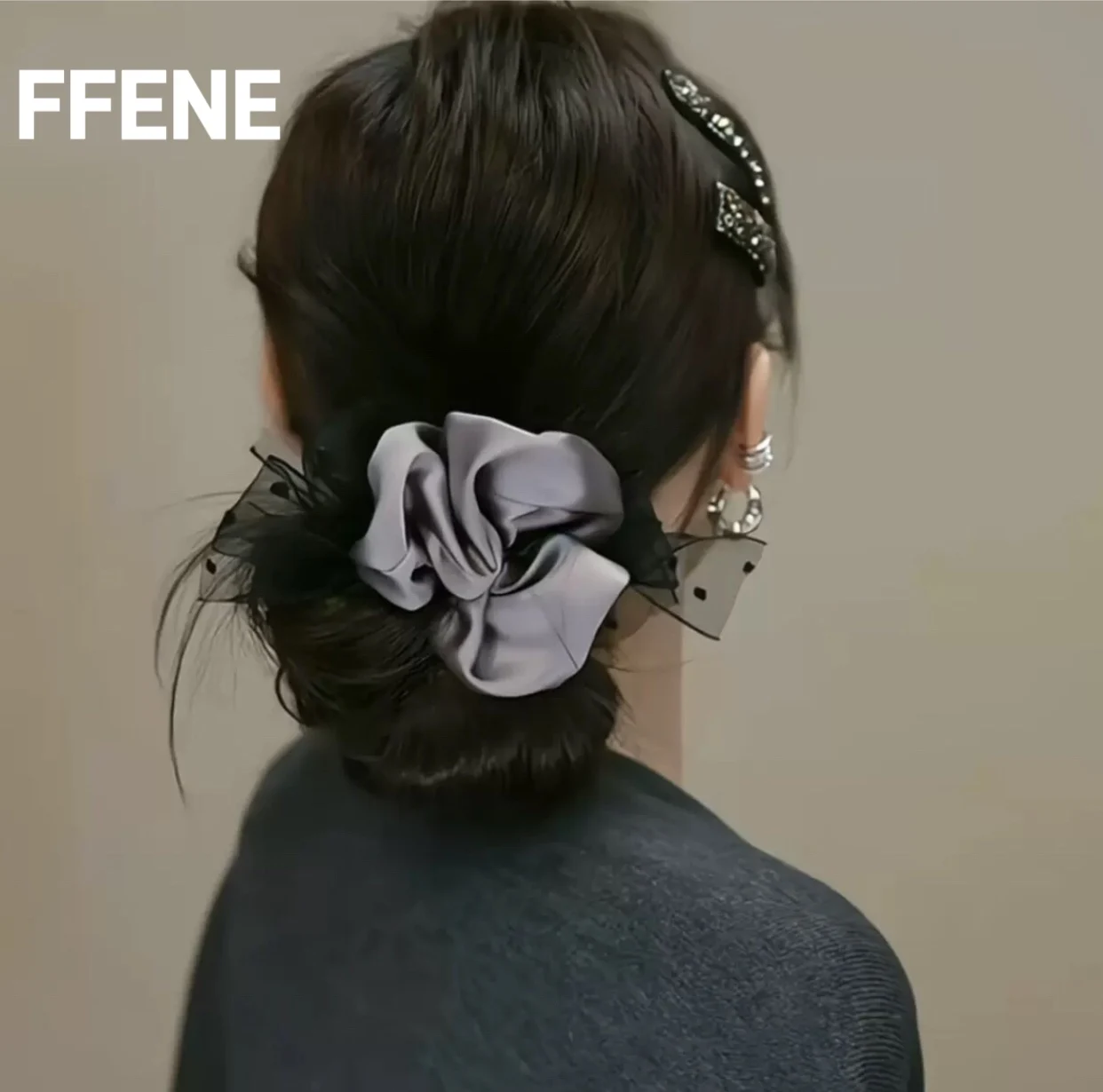 Luxurious design sense Korean style large intestine hair tie polka dot bow tie satin large intestine hair tie high-end
Luxurious design sense Korean style large intestine hair tie polka dot bow tie satin large intestine hair tie high-end