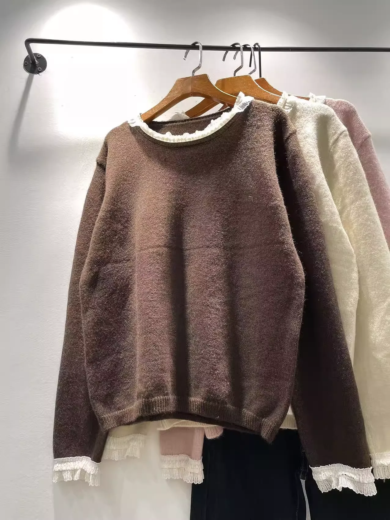 Японский сладкий кружевной лоскутный свитер Mori Girl, женский пуловер, осень-зима, розовый, кофейный, бежевый, вязаный свитер с длинными рукавами
Японский сладкий кружевной лоскутный свитер Mori Girl, женский пуловер, осень-зима, розовый, кофейный, бежевый, вязаный свитер с длинными рукавами