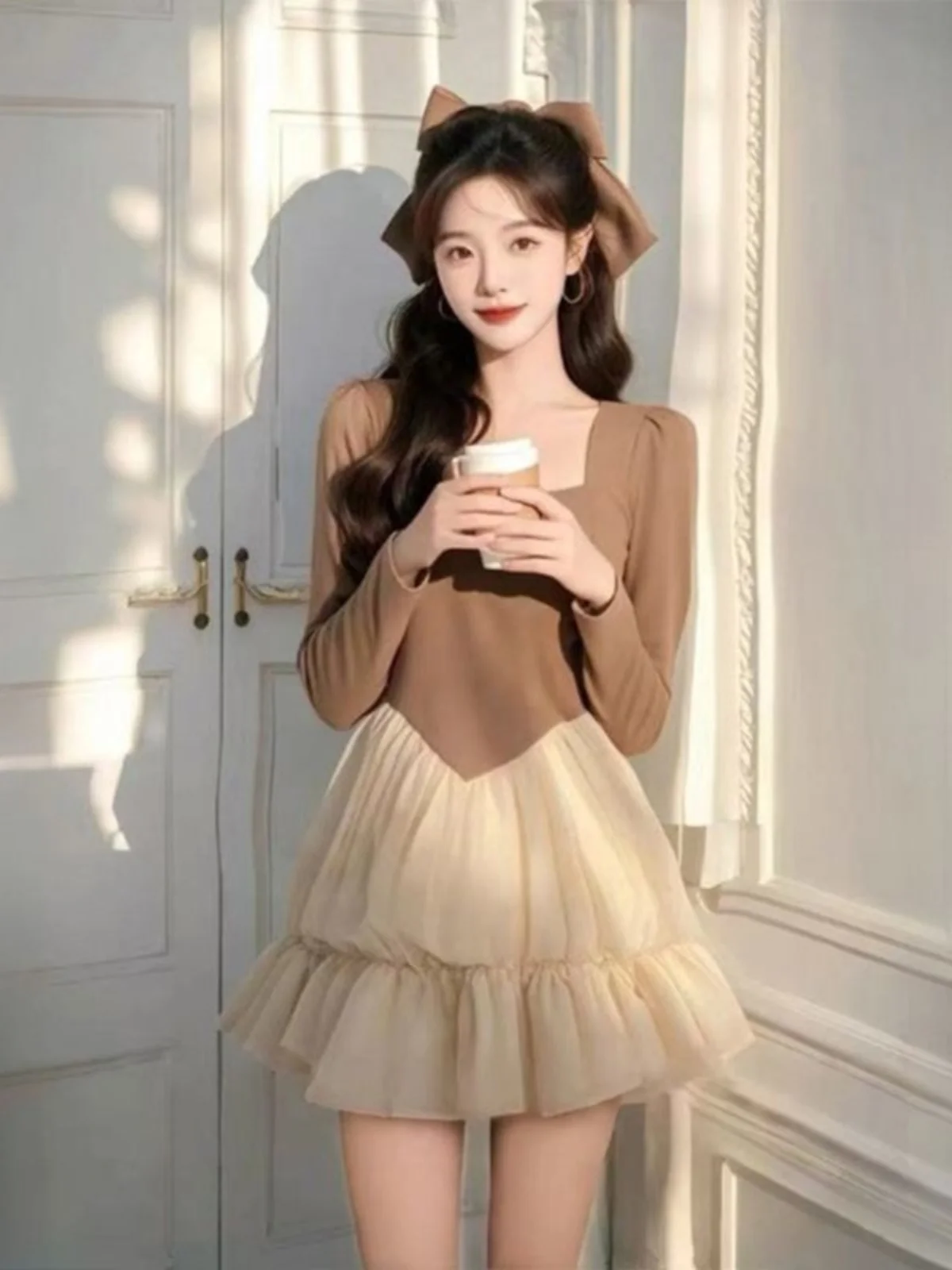Spring 2026 Women's Short Lace Dress Elegant Waist-Cinching Square Collar Mesh Splice Super Beautiful Internet Famous Skirt
Spring 2026 Women's Short Lace Dress Elegant Waist-Cinching Square Collar Mesh Splice Super Beautiful Internet Famous Skirt
