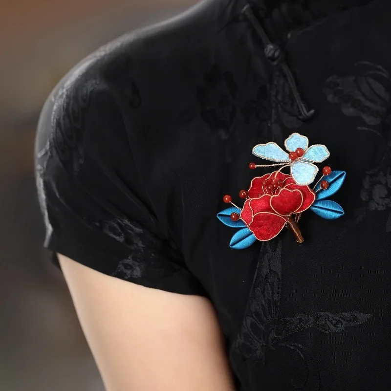 2026 New Chinese Retro Fabric Flower Butterfly Brooch Elegant Lapel Pin for Women Traditional Daily Outfit Styling Accessory
2026 New Chinese Retro Fabric Flower Butterfly Brooch Elegant Lapel Pin for Women Traditional Daily Outfit Styling Accessory