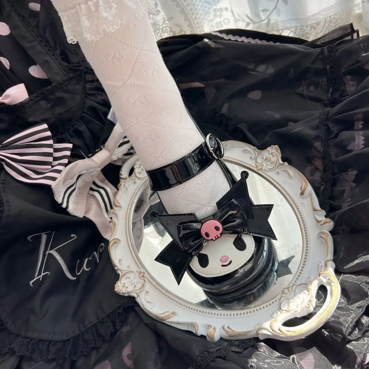 Anime Sanrio Cute Kuromi Printed Black Round Head Flat Shoes Sweet Lolita Daily Wear Non Slip Casual Shoes Kawaii Cute Lovely
Anime Sanrio Cute Kuromi Printed Black Round Head Flat Shoes Sweet Lolita Daily Wear Non Slip Casual Shoes Kawaii Cute Lovely