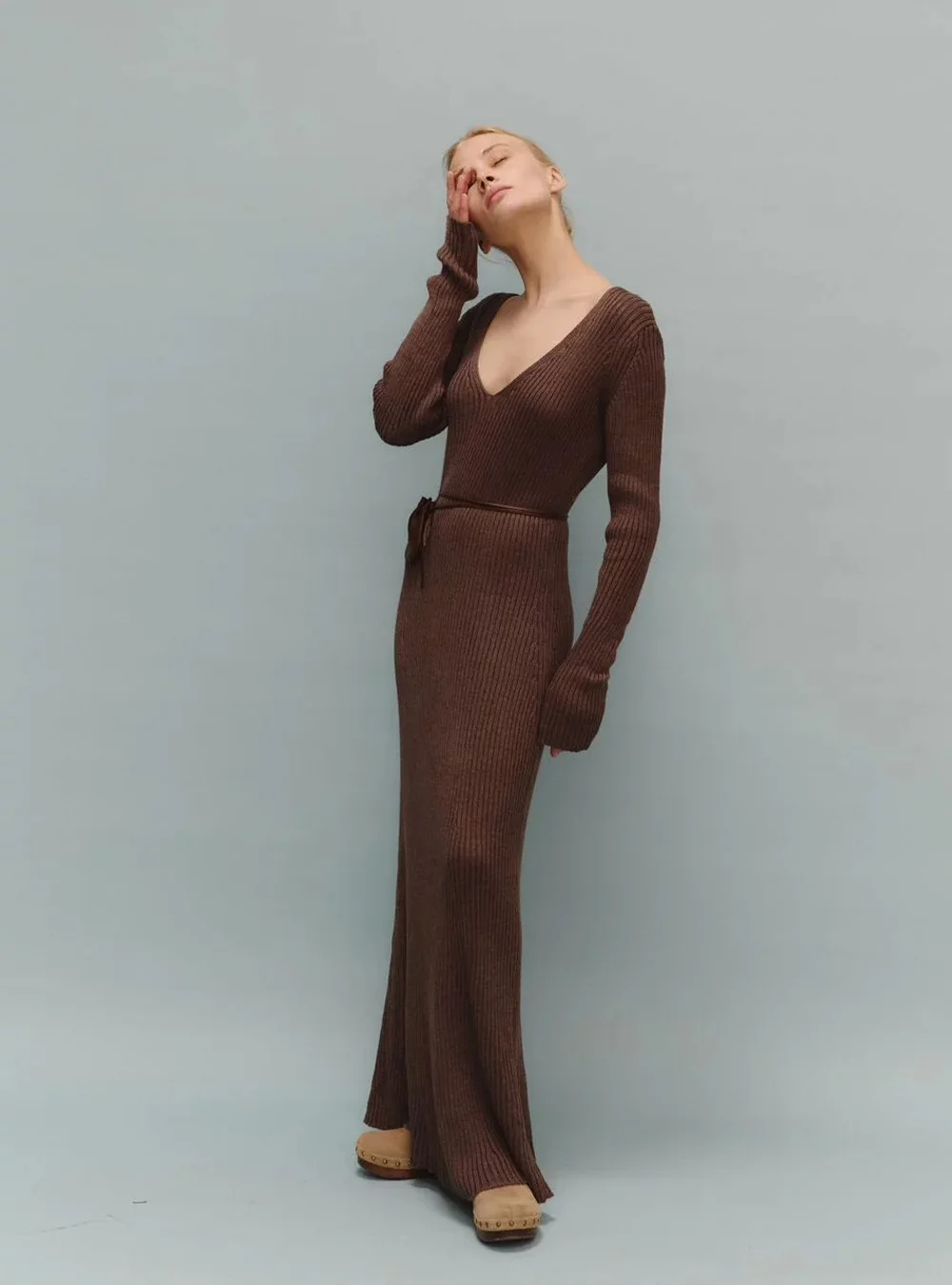 Sexy Luxury Cotton Knitted Dress Womens Autumn Warm Solid Long Sleeve V-Neck Maxi Dress Retro Winter Woman Clothes 2024 Vacation
Sexy Luxury Cotton Knitted Dress Womens Autumn Warm Solid Long Sleeve V-Neck Maxi Dress Retro Winter Woman Clothes 2024 Vacation