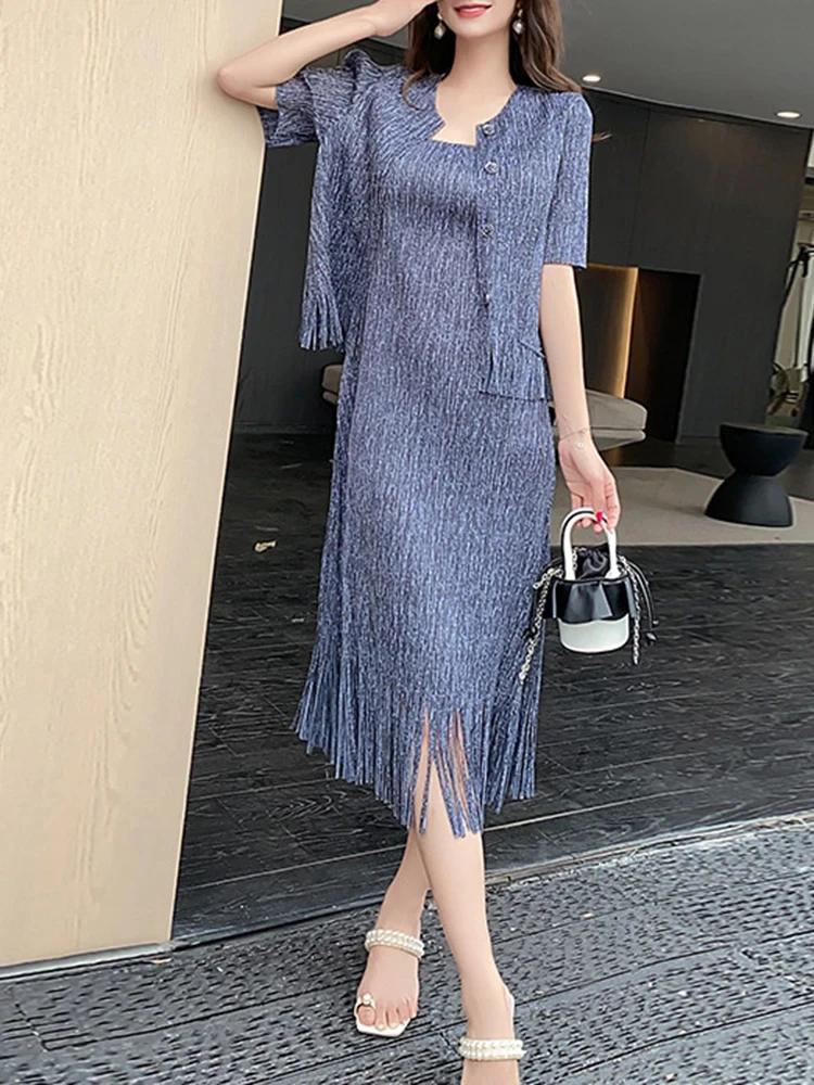 Pleated 2 Pieces Set For Women Tassels Single Breasted Short Sleeves Tops High Waist Slim Sling Dress 2023 New 2YA1345
Pleated 2 Pieces Set For Women Tassels Single Breasted Short Sleeves Tops High Waist Slim Sling Dress 2023 New 2YA1345