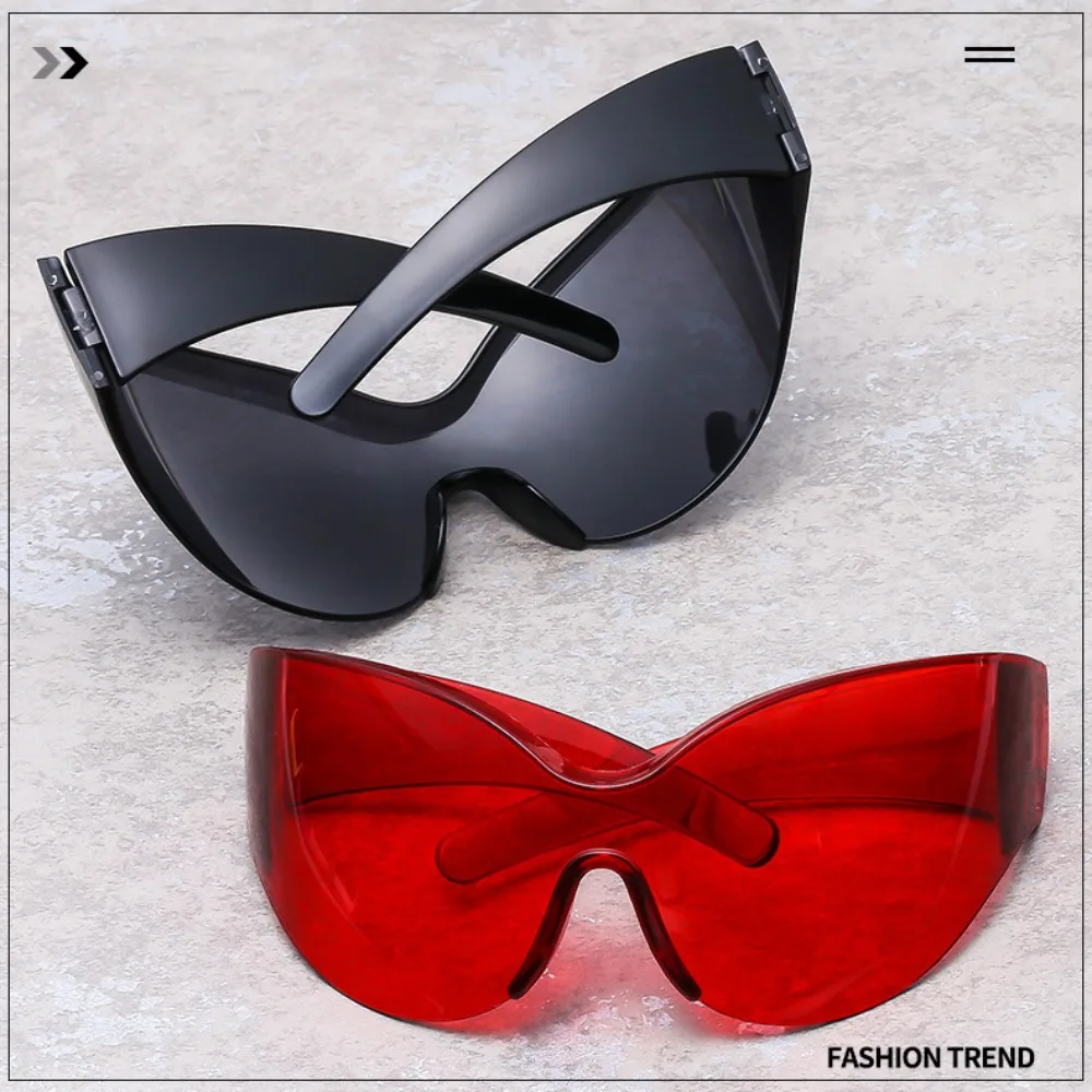 Large Frame Cat Eye One-piece Sunglasses Personalized Sunglasses Frameless Future Technology Sunglasses Riding Outdoors
Large Frame Cat Eye One-piece Sunglasses Personalized Sunglasses Frameless Future Technology Sunglasses Riding Outdoors