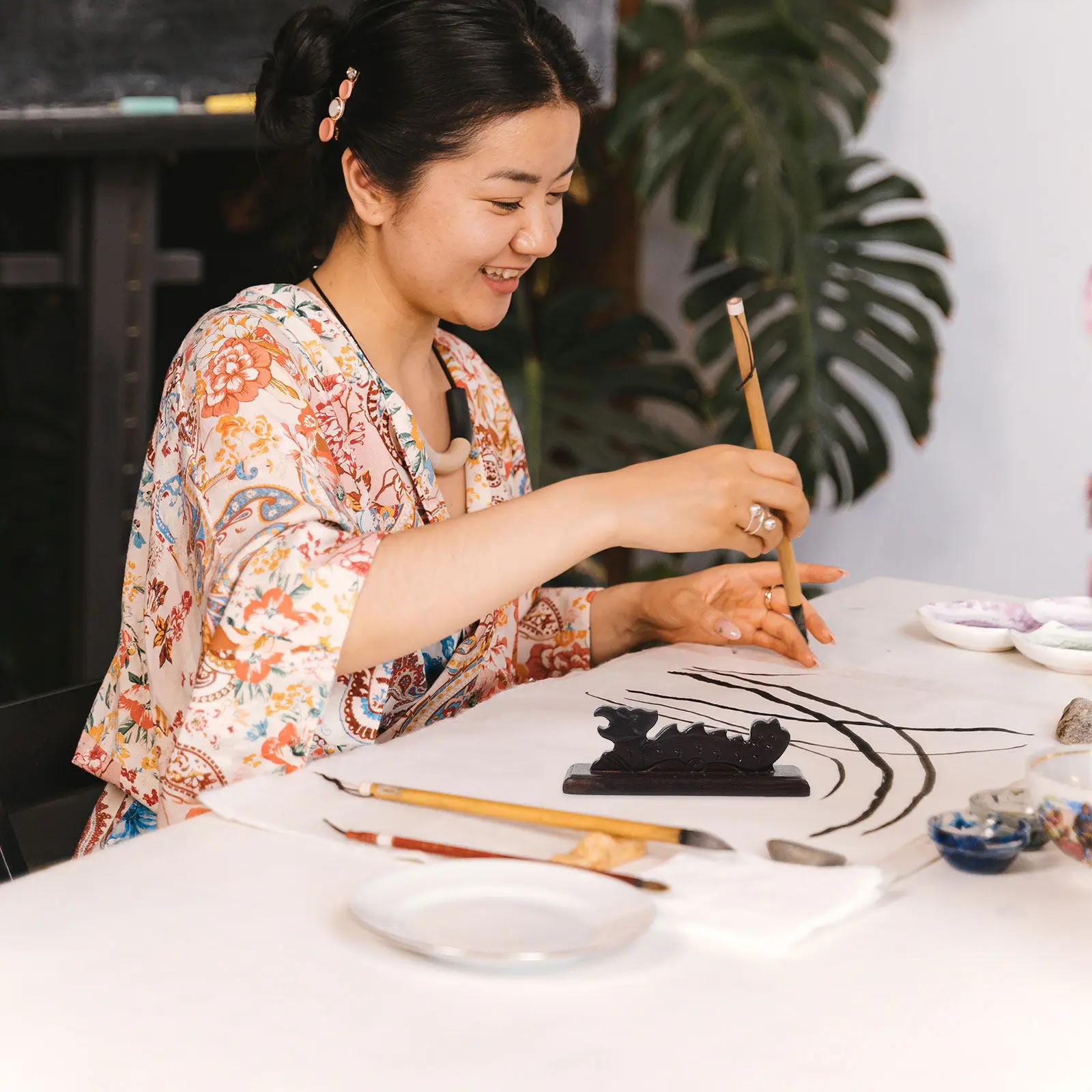 Black Ebony Brush Calligraphy Pen Brush Stand For Painting Writing Art Supplies Storage Rack
Black Ebony Brush Calligraphy Pen Brush Stand For Painting Writing Art Supplies Storage Rack