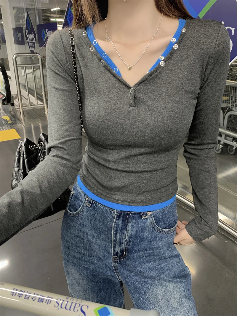 Женская футболка с V-образным вырезом и длинным рукавом, цветная, для ранней весны, для ношения как нижний или верхний слой, облегающая, базовая, в корейском стиле, из полиэстера.
Женская футболка с V-образным вырезом и длинным рукавом, цветная, для ранней весны, для ношения как нижний или верхний слой, облегающая, базовая, в корейском стиле, из полиэстера.