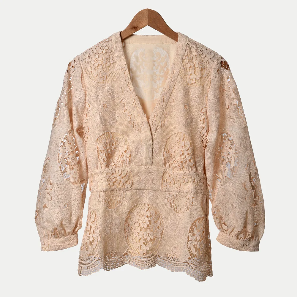 T-shirt for Women 2024 New Spring Autumn Lace Hollow Out Printed V-neck Loose Sweet Long Sleeve Top
T-shirt for Women 2024 New Spring Autumn Lace Hollow Out Printed V-neck Loose Sweet Long Sleeve Top