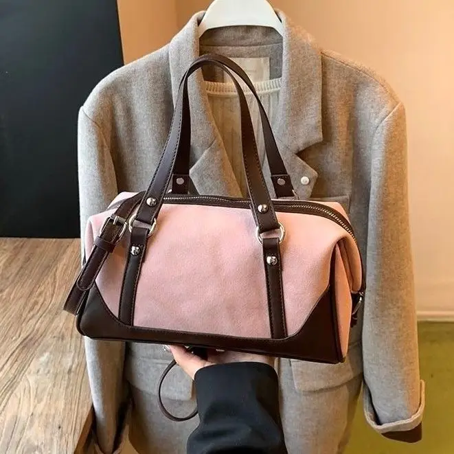 Корейская ретро-бостонская сумка, женская матовая лоскутная сумка на плечо большой вместимости, женская универсальная простая дорожная сумка через плечо, шикарная
Корейская ретро-бостонская сумка, женская матовая лоскутная сумка на плечо большой вместимости, женская универсальная простая дорожная сумка через плечо, шикарная