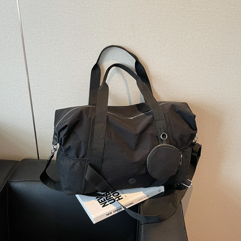 Solid Casual Large Capacity Nylon Travel Bags High Quality Simple Fashion Versatile Durable Crossbody Bags for Women 2025 New
Solid Casual Large Capacity Nylon Travel Bags High Quality Simple Fashion Versatile Durable Crossbody Bags for Women 2025 New