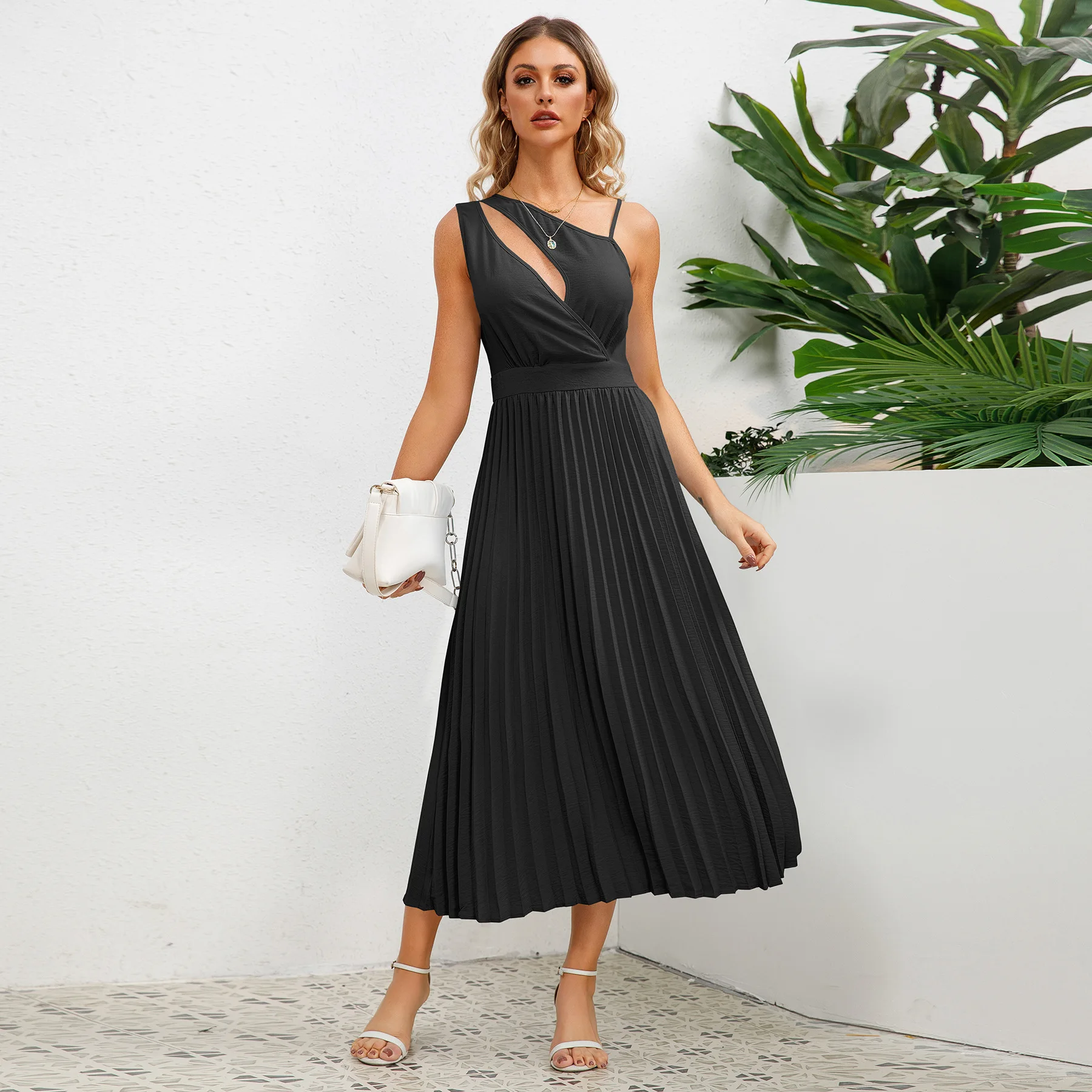 Fashion Black Party Long Dress 2025 Women Elegant Pleated Waist Sleeveless Office Robe New Lady Street Dresses
Fashion Black Party Long Dress 2025 Women Elegant Pleated Waist Sleeveless Office Robe New Lady Street Dresses