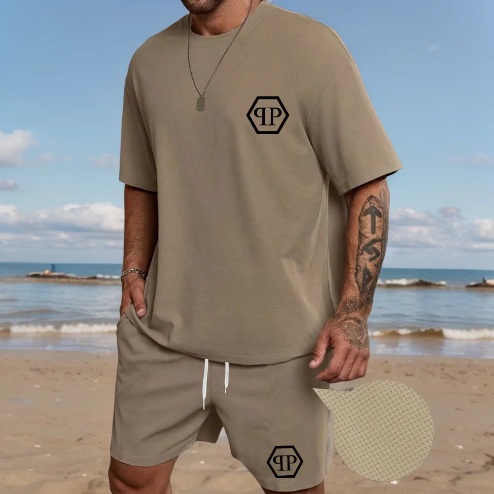 Two piece men's pajamas for spring summer autumn winter short sleeved shorts fashionable letter pattern home suit set
Two piece men's pajamas for spring summer autumn winter short sleeved shorts fashionable letter pattern home suit set