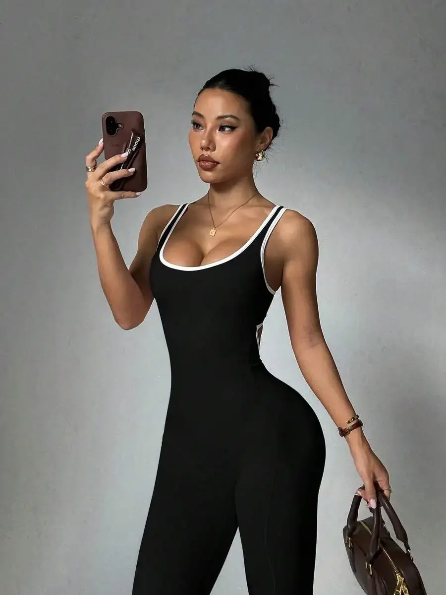 Black Backless Jumpsuit With Midriff Cutout And Flare Leggings Waist Cinched Butt Lifting Activewear
Black Backless Jumpsuit With Midriff Cutout And Flare Leggings Waist Cinched Butt Lifting Activewear