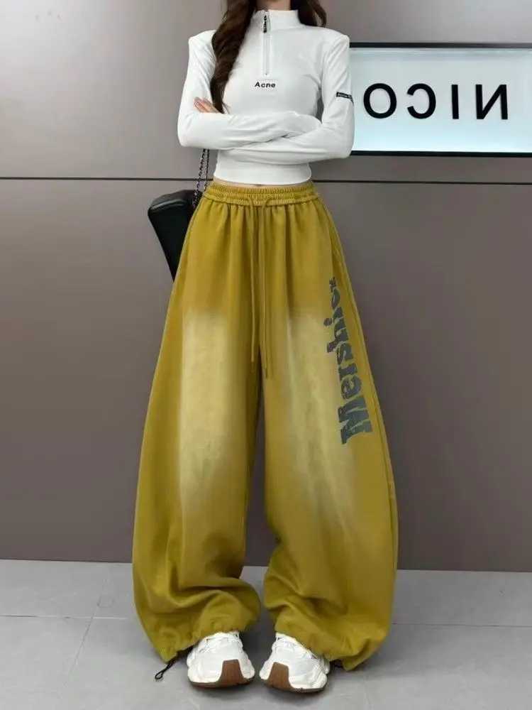 Gradient Color Letter Printed Wide Leg Pants for Women in Spring and Autumn New High Street Casual Curved Knife Pants
Gradient Color Letter Printed Wide Leg Pants for Women in Spring and Autumn New High Street Casual Curved Knife Pants