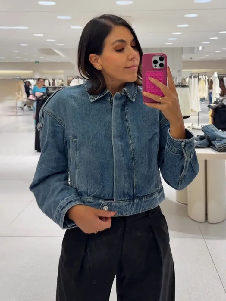 HH 2026 Female Casual Slim High Street Coat Women New Fashion Denim Lapel Zipper Button Decoration Long Sleeves Short Jacket
HH 2026 Female Casual Slim High Street Coat Women New Fashion Denim Lapel Zipper Button Decoration Long Sleeves Short Jacket