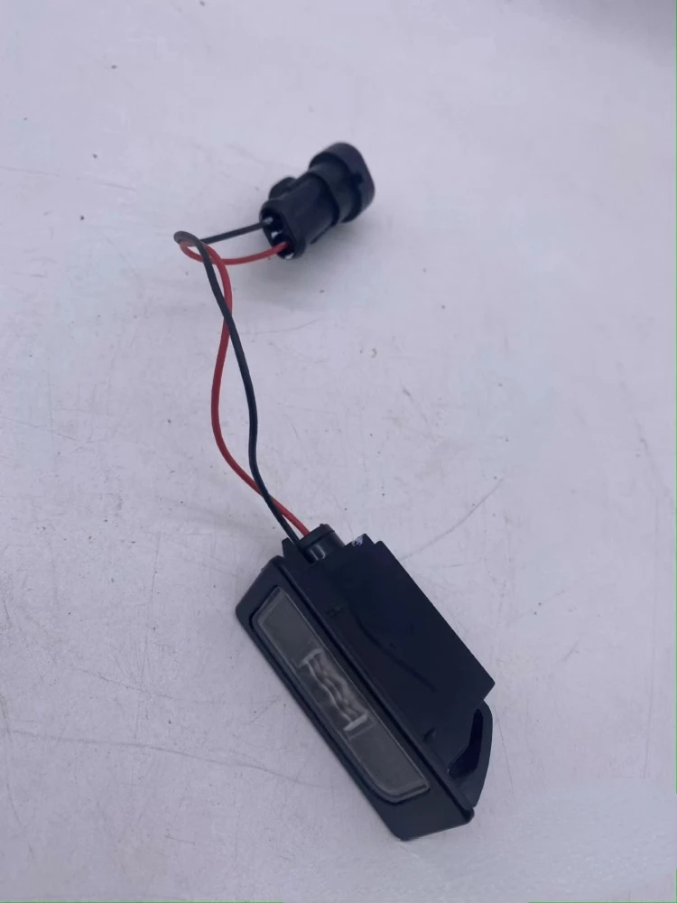 Модели 2021-2023 VOYAH FREE Задний фонарь номерного знака
Модели 2021-2023 VOYAH FREE Задний фонарь номерного знака