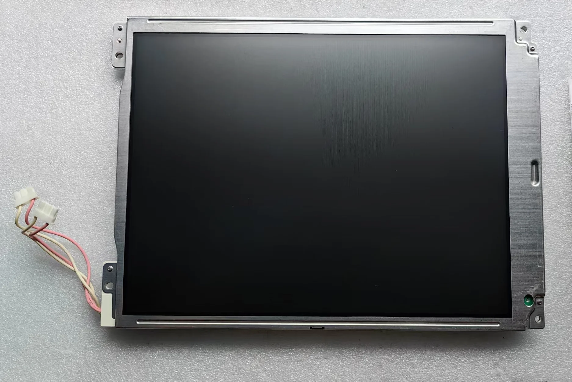 ЖК-дисплей LQ104V1DG52
ЖК-дисплей LQ104V1DG52