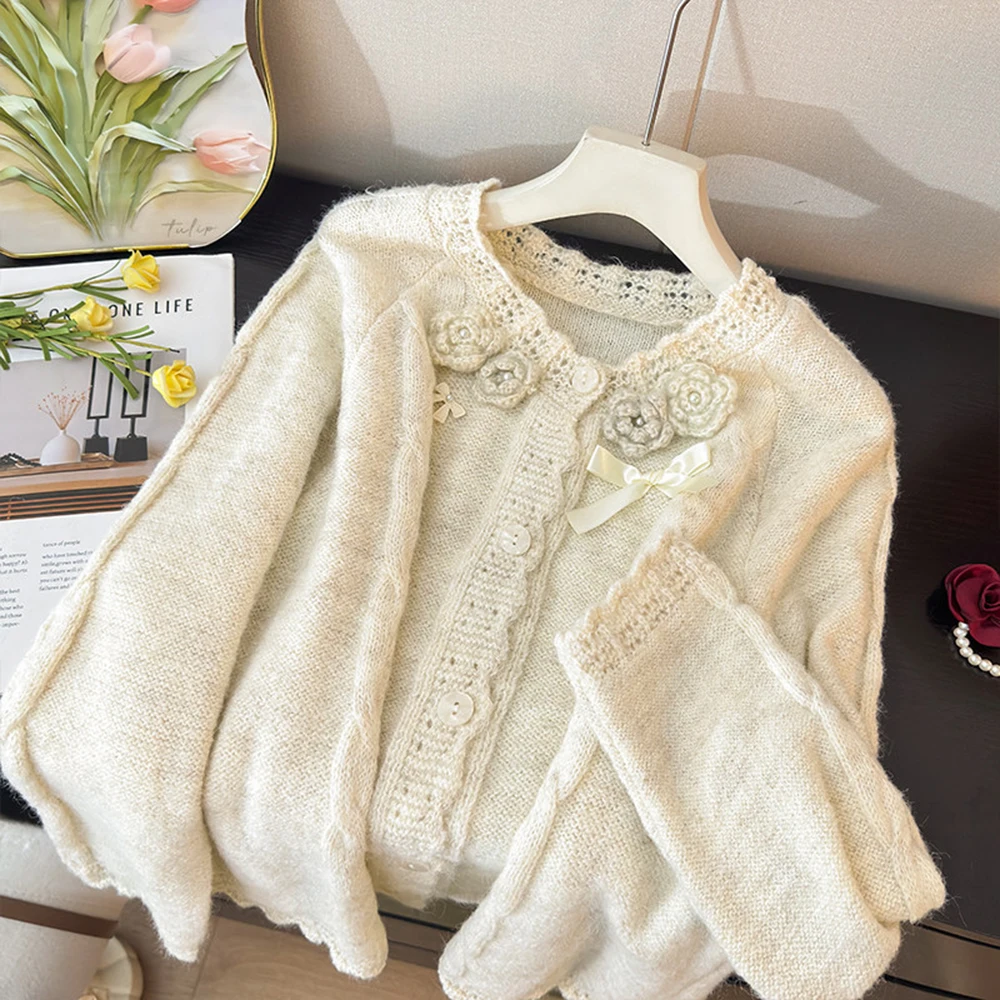 Кардиган с 3D цветочным украшением, однотонный свитер на одной пуговице, минималистичный стиль, прозрачный дизайн, вязаный кардиган, женская одежда
Кардиган с 3D цветочным украшением, однотонный свитер на одной пуговице, минималистичный стиль, прозрачный дизайн, вязаный кардиган, женская одежда