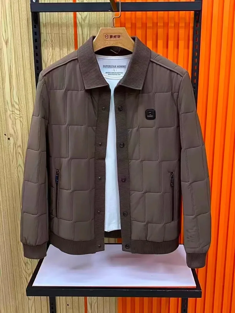 Высококачественная модная мужская повседневная куртка с воротником, осенне-зимняя новинка, универсальная, приталенная, с длинными рукавами
Высококачественная модная мужская повседневная куртка с воротником, осенне-зимняя новинка, универсальная, приталенная, с длинными рукавами