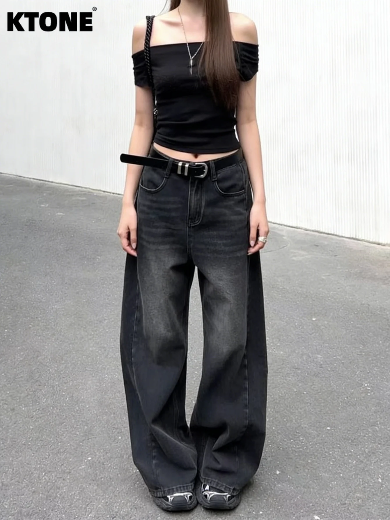 Solid Color Jeans Gender Neutral Black Baggy Denim Y2K Drip No accessories or belts included
Solid Color Jeans Gender Neutral Black Baggy Denim Y2K Drip No accessories or belts included
