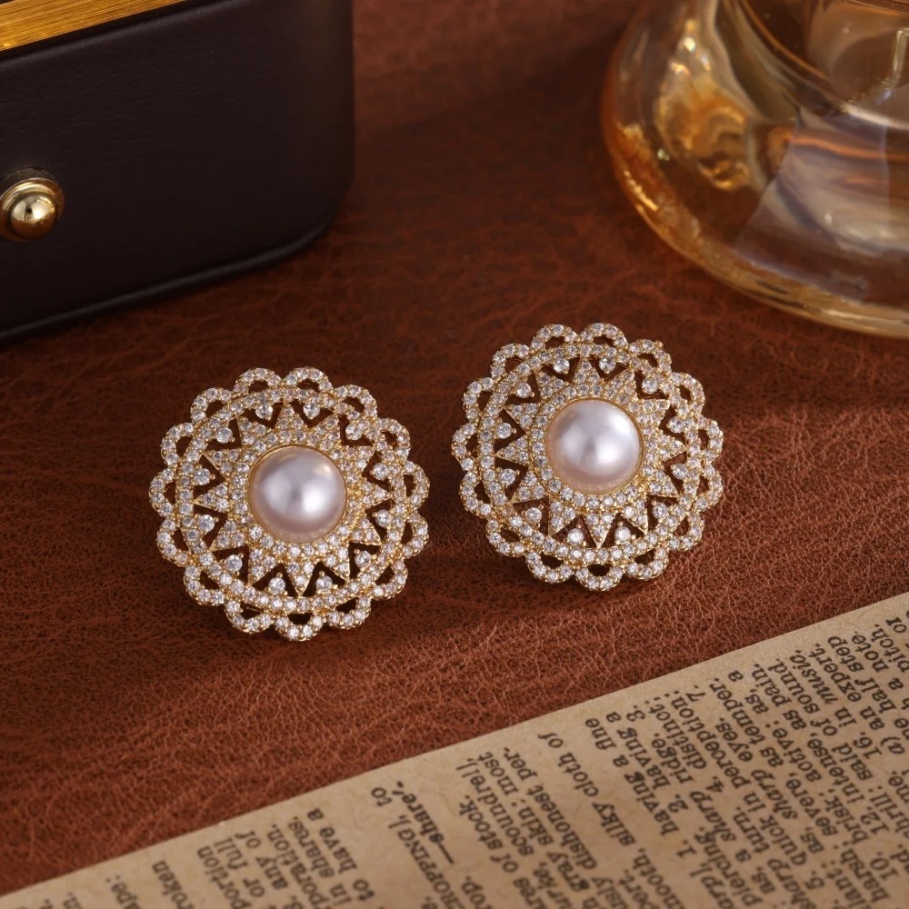 RAKOL Elegant Delicate Imitation Pearl Stud Earrings with Cubic Zirconia Luxury Round White Crystals Earrings Dubai Jewelry
RAKOL Elegant Delicate Imitation Pearl Stud Earrings with Cubic Zirconia Luxury Round White Crystals Earrings Dubai Jewelry