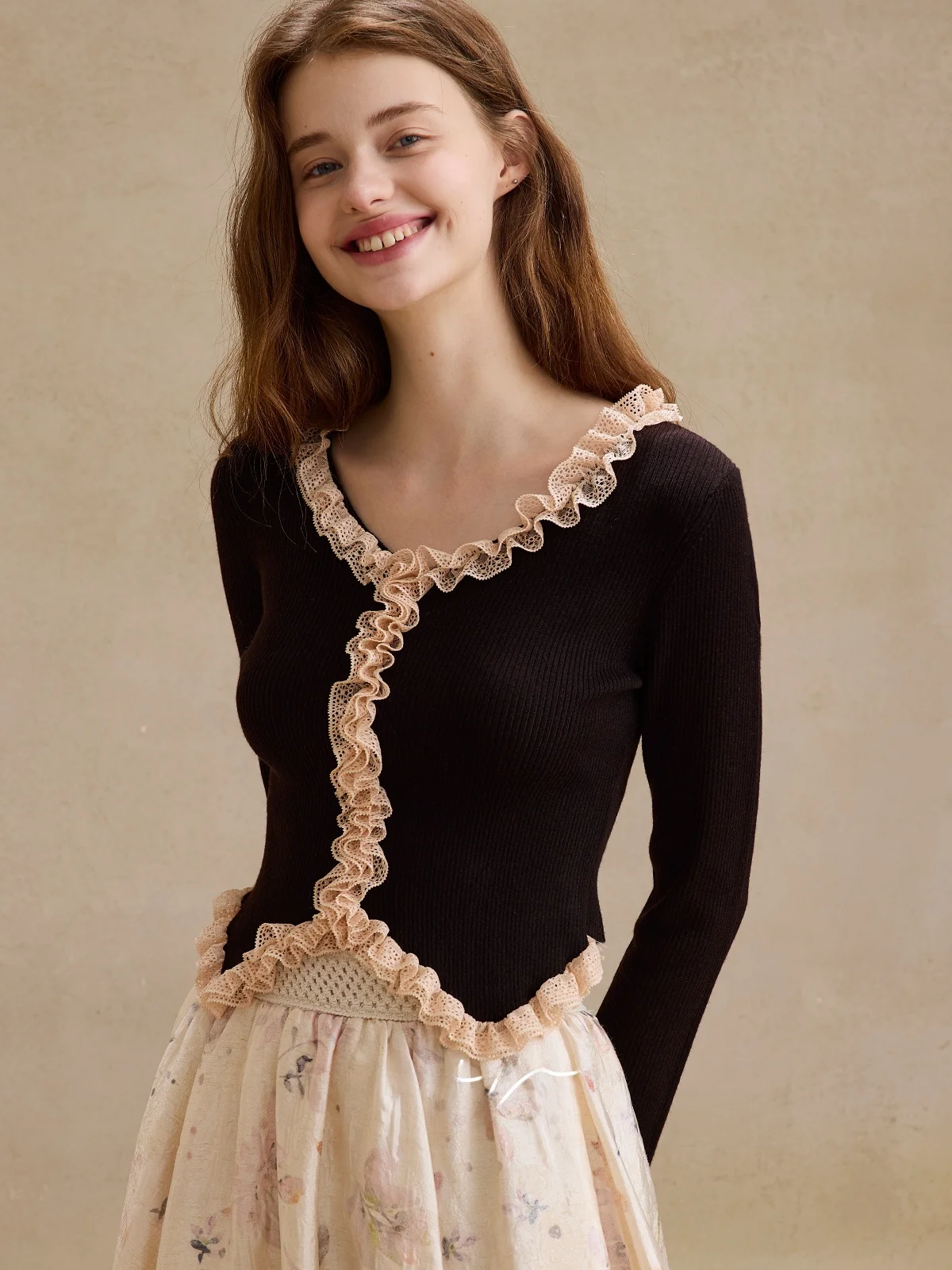 Lunique Zhiyue Silk Woolen Knitted irt Вертикальная полоска Кружевной колокольчик Све Silk Luster Women's Faion Commute Sle V-Ne ...
Lunique Zhiyue Silk Woolen Knitted irt Вертикальная полоска Кружевной колокольчик Све Silk Luster Women's Faion Commute Sle V-Ne ...