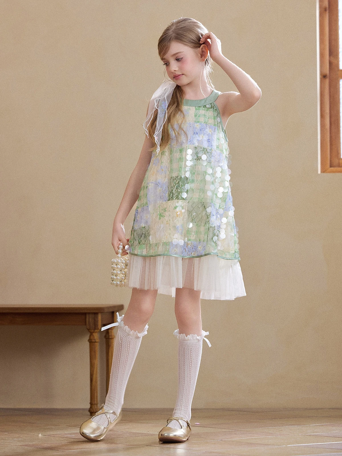 Girls Sleeveless Satin Halter Dress with Lace Trim Sparkly Sequins Fancy Party Summer Holiday Outfit for Toddlers Kids
Girls Sleeveless Satin Halter Dress with Lace Trim Sparkly Sequins Fancy Party Summer Holiday Outfit for Toddlers Kids