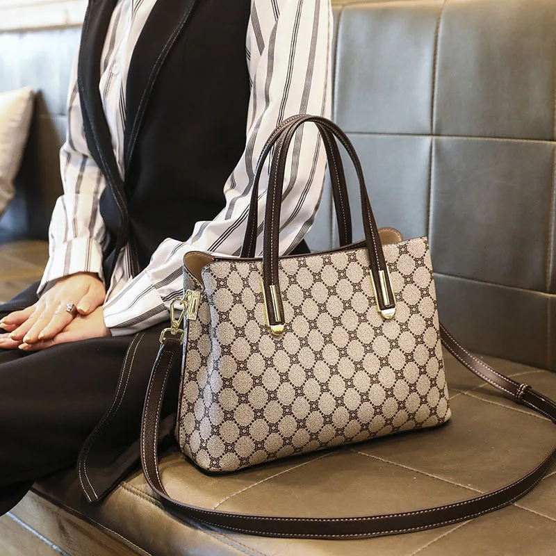 Classic Leather Messenger Bag For Ladies Shoulder Bag Crossbody Bag Handbag Famous Designer Luxury
Classic Leather Messenger Bag For Ladies Shoulder Bag Crossbody Bag Handbag Famous Designer Luxury