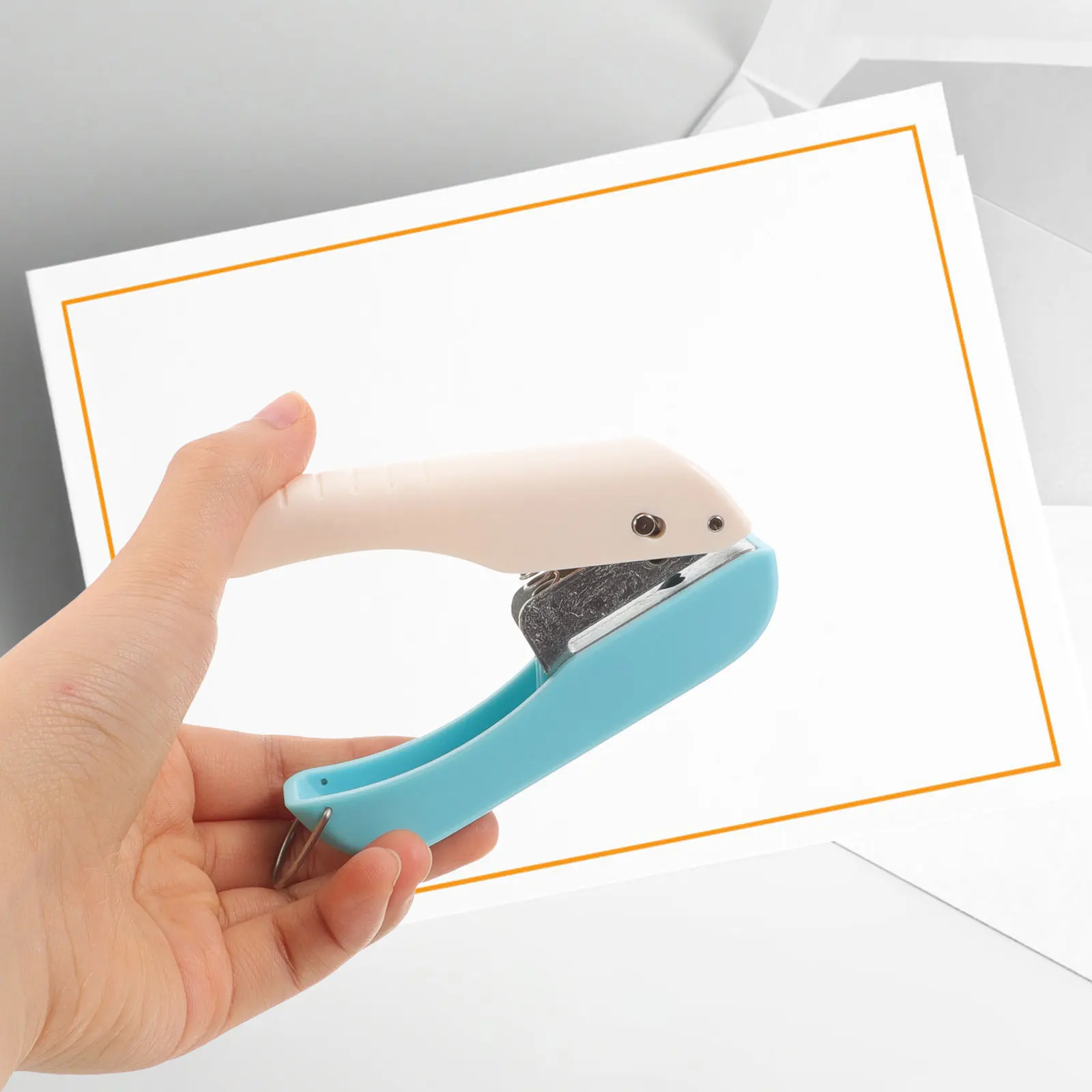 Embossing Machine Hole Punch Child Small H held Zinc Alloy Corner DIY Paper Craft Puncher Single Shape Mini Art Sewing Supplies
Embossing Machine Hole Punch Child Small H held Zinc Alloy Corner DIY Paper Craft Puncher Single Shape Mini Art Sewing Supplies