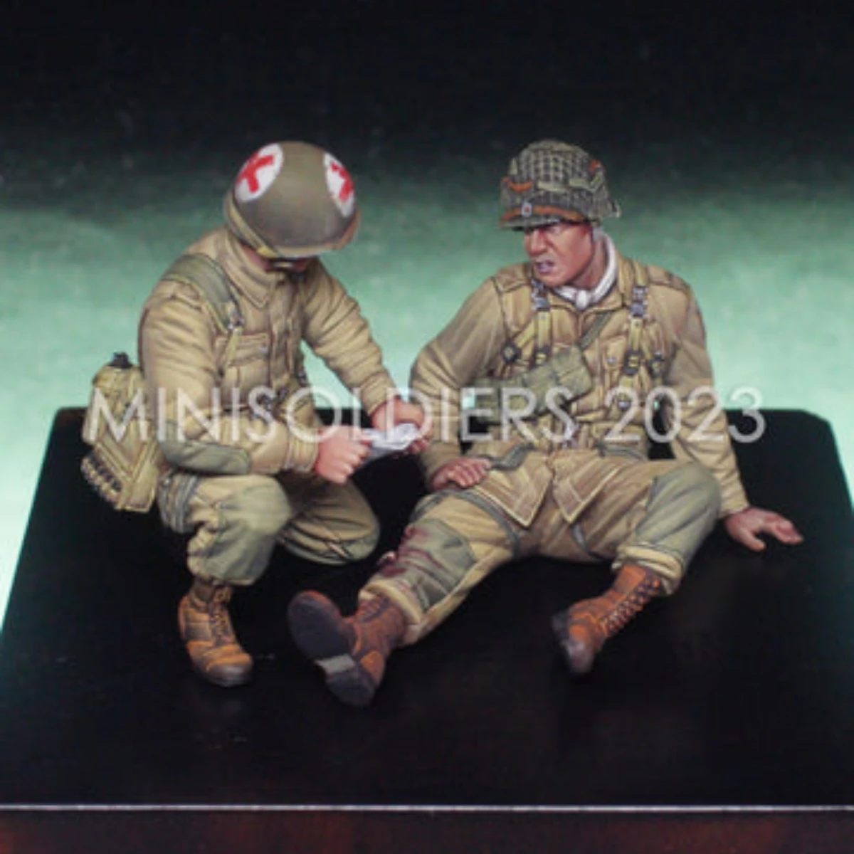 1/35 resin soldier model GK - American soldier with disability and medic - unassembled and unpainted DIY kit - 767R
1/35 resin soldier model GK - American soldier with disability and medic - unassembled and unpainted DIY kit - 767R