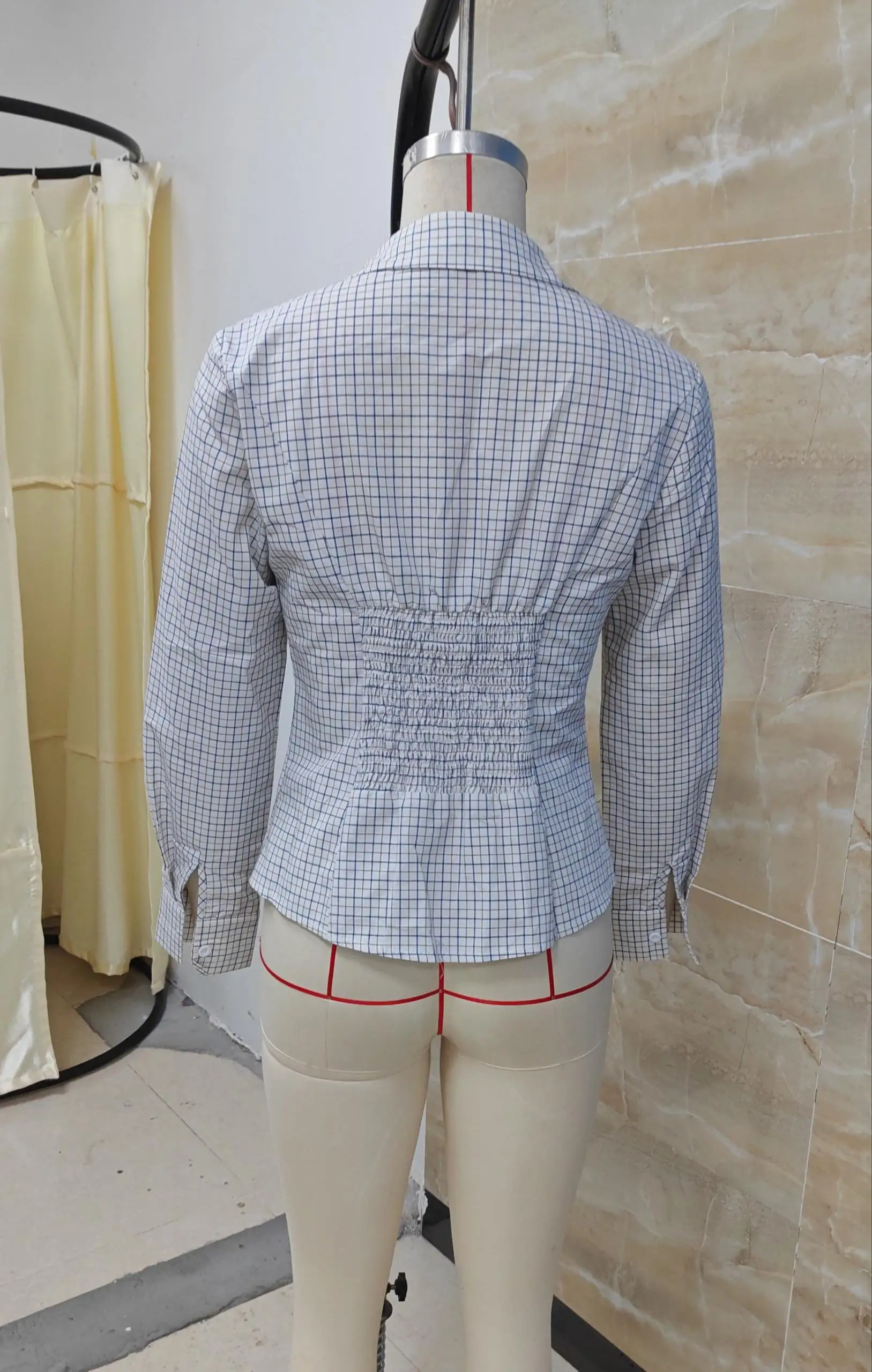 Женские рубашки с длинным рукавом, модные рубашки с воротником, идеально подходят для делового стиля и повседневной носки, удобные и долговечные.
Женские рубашки с длинным рукавом, модные рубашки с воротником, идеально подходят для делового стиля и повседневной носки, удобные и долговечные.