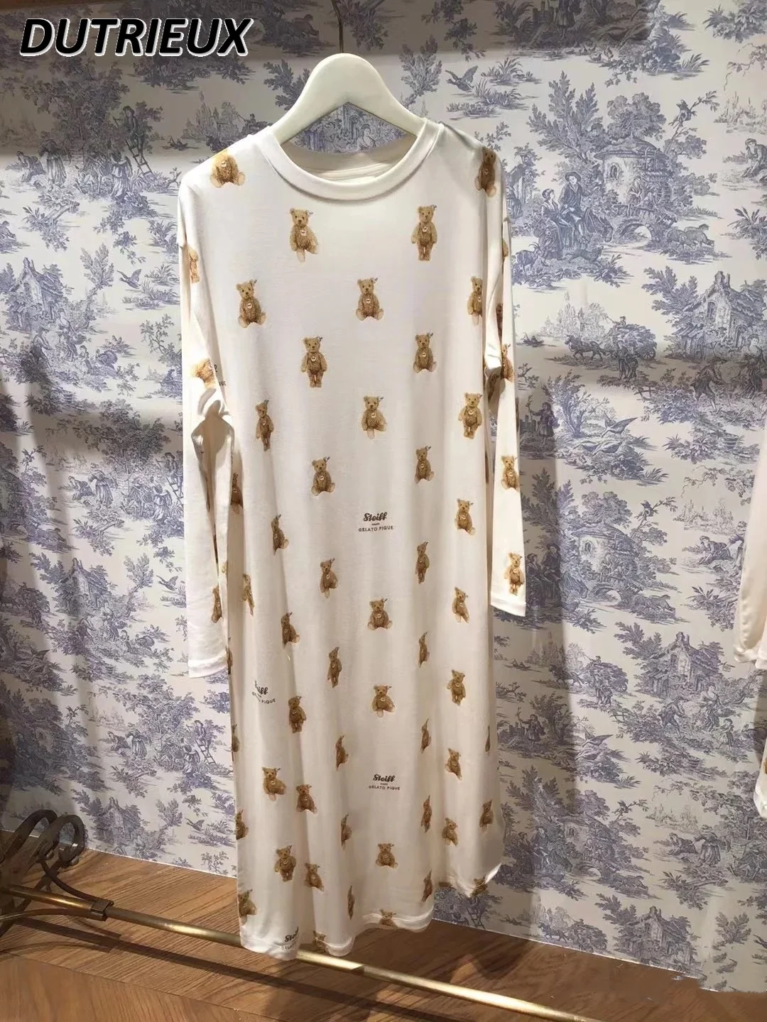 Japanese Spring Summer New Cute Cartoon Print Long-sleeved Dress Sleepshirts Modal Cotton Women's Nightdress Loose Loungewear
Japanese Spring Summer New Cute Cartoon Print Long-sleeved Dress Sleepshirts Modal Cotton Women's Nightdress Loose Loungewear