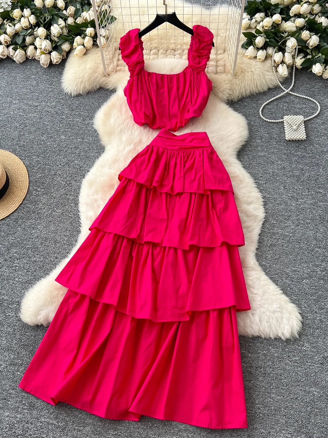 Romantic Atmosphere Women's Summer Square Collar Halter Top High Waist Slim Long Cake Half Skirt Set Fashionable Ensemble
Romantic Atmosphere Women's Summer Square Collar Halter Top High Waist Slim Long Cake Half Skirt Set Fashionable Ensemble