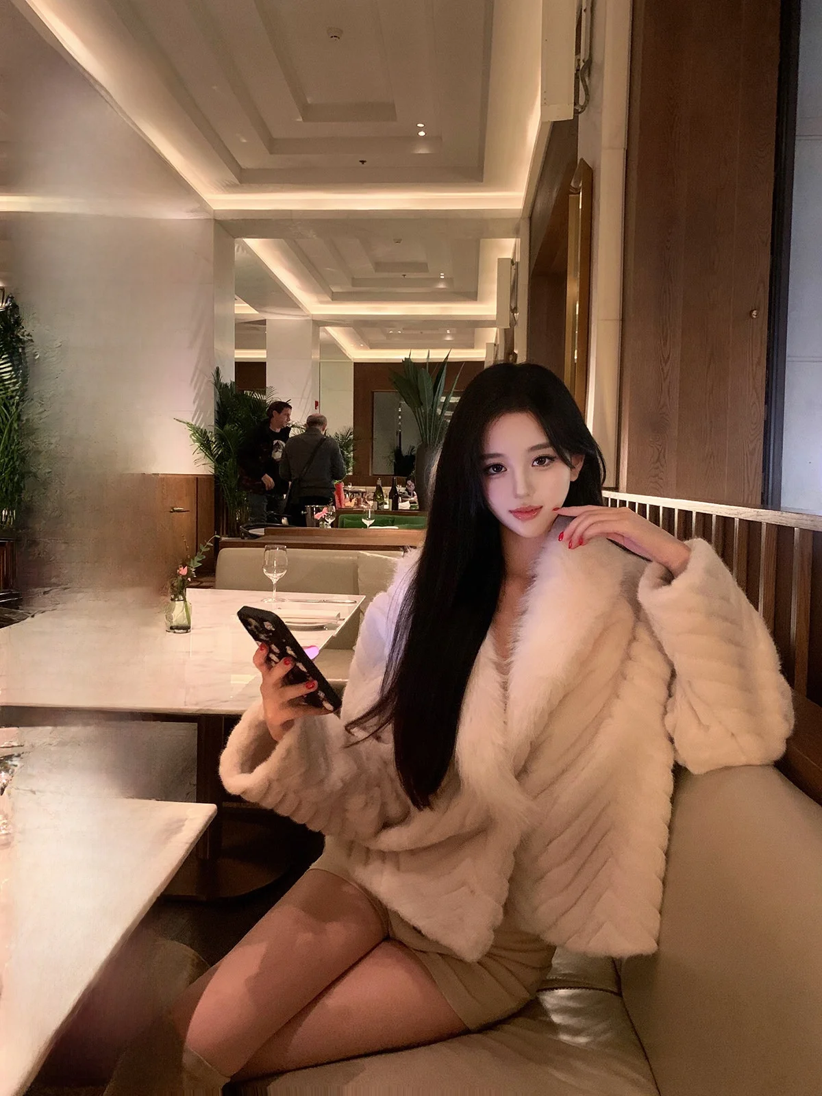 Hotdog Spicy ort Fur Jaet Women's Simulated Suede Leather Coat Autumn Winter Faion Outerwear Light Yellow Color
Hotdog Spicy ort Fur Jaet Women's Simulated Suede Leather Coat Autumn Winter Faion Outerwear Light Yellow Color