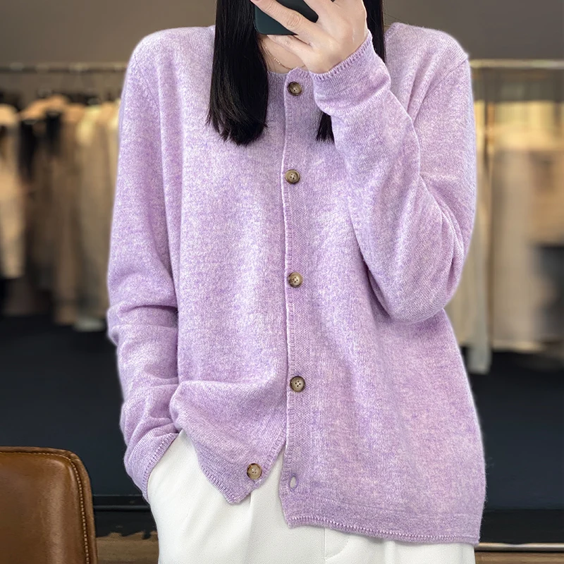 100% Merino Wool Round Neck Cardigan Women's AutumnWinter Long Sleeved Solid Color Fashionable Knitted Sweater Top
100% Merino Wool Round Neck Cardigan Women's AutumnWinter Long Sleeved Solid Color Fashionable Knitted Sweater Top