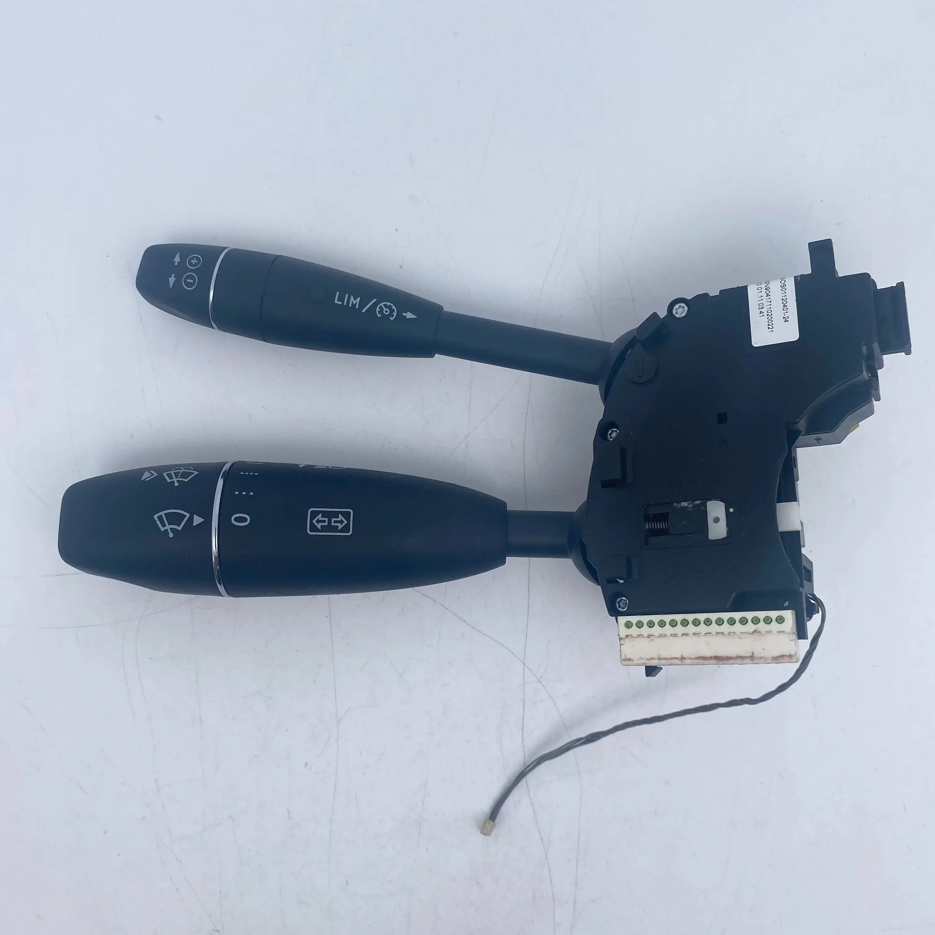 Original Headlight turn signal/wiper combination switch For Mercedes-Benz E-Class (W124, W210, W211, W212, W213, C207, W238)
Original Headlight turn signal/wiper combination switch For Mercedes-Benz E-Class (W124, W210, W211, W212, W213, C207, W238)
