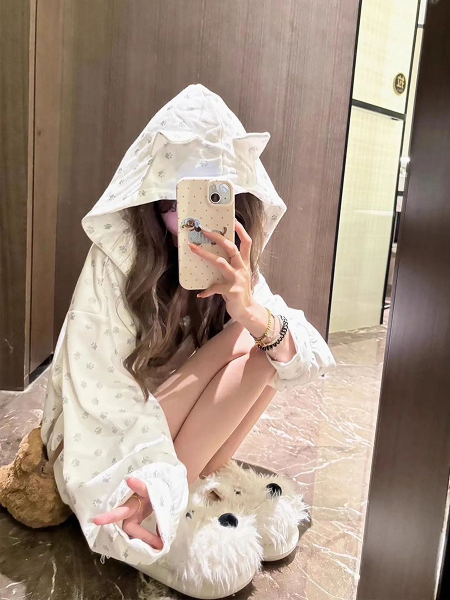 Adorable American Lazy Ear Hoodie Open Cardigan Sweatshirt Women's Autumn New Print Dog Paw Floral Spicy Sweet Jacket
Adorable American Lazy Ear Hoodie Open Cardigan Sweatshirt Women's Autumn New Print Dog Paw Floral Spicy Sweet Jacket