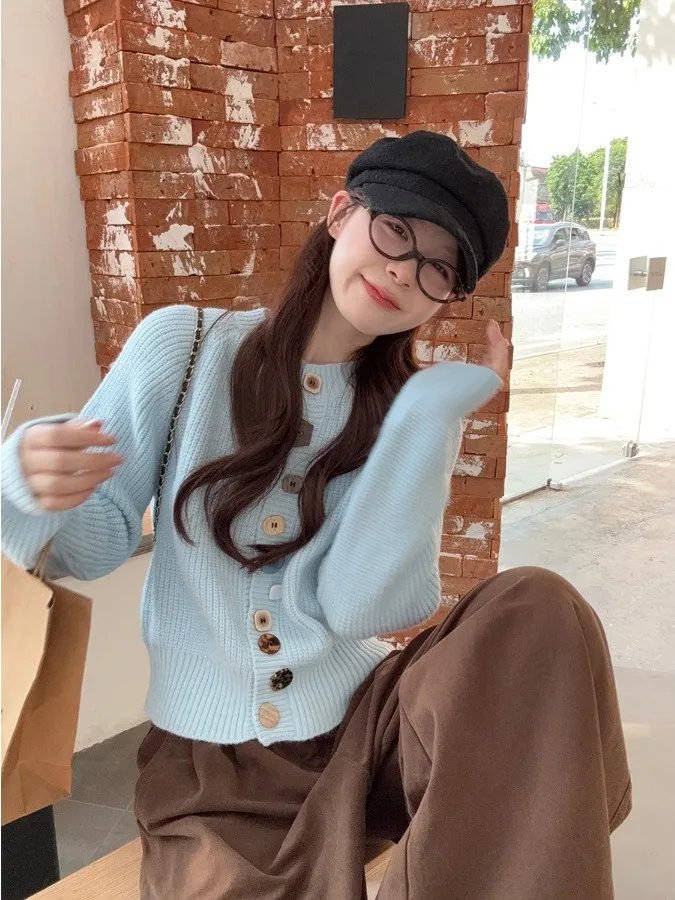 Unique Korean Sle Women's Knitted Sweater Coat with Buttons Spring Autumn Faion Soft Polyester Long Sve Top
Unique Korean Sle Women's Knitted Sweater Coat with Buttons Spring Autumn Faion Soft Polyester Long Sve Top